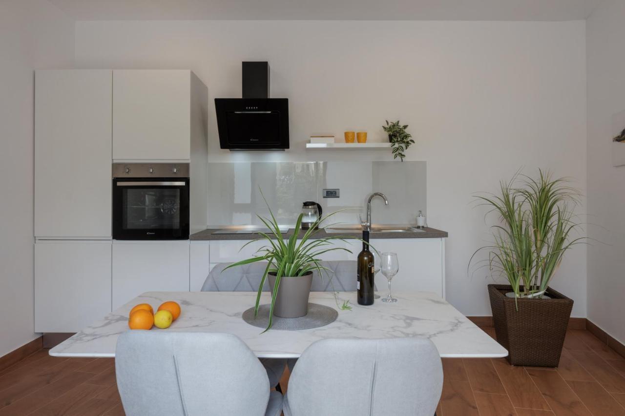 Terra 5 Deluxe Apartment On The Ground Floor With Private Parking リエカ エクステリア 写真
